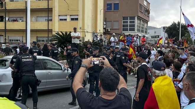 Un detenido en Ceuta tras el ataque al coche donde viajaba la diputada Julia Ferreras