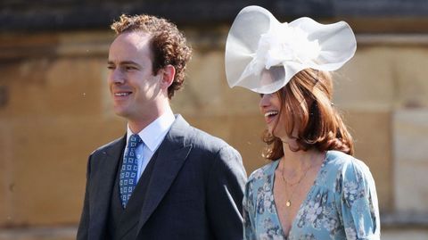 Tom Inskip, uno de los mejores amigos del novio, fue uno de los grandes protagonistas en el momento de los discursos, donde dedic� unas sentidas palabras a Harry. Pero tambi�n hubo hueco para los discursos en ese estilo tan brit�nico en que los amigos acaban sacando los trapos sucios del novio