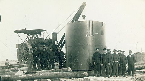 M�quina de montaje de los 38,1 en 1928, en Campelo (Valdovi�o)