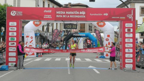 Sergio S�nchez, ganador de la media marat�n