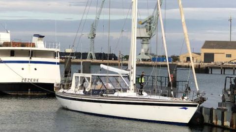 Velero capturado en el Atl�ntico en octubre por las autoridades de Portugal en el que se transportaban 5.200 kilos de coca�na.