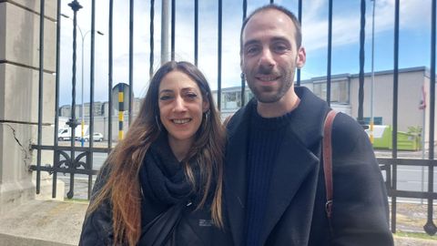 Desde el carrito. Los hermanos Irene y Carlos Pazos se manifiestan el Primero de Mayo desde bebs y perciben un retroceso en derechos. Precariedad, jornadas excesivas, salarios vergonzosos, economa B, horas que no aparecen en contrato, categoras no reconocidas, denuncian.