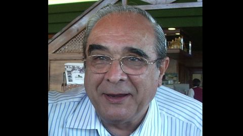 El profesor Jos� Manuel Orrego Juli�n, exdirector de los colegios El Cristo y Buenavista I