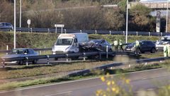 El accidente sucedi en la entrada de la A-6 al polgono de O Ceao.