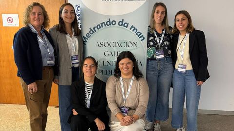 Seis de las enfermeras especialistas en pediatría que trabajan en el área sanitaria de Pontevedra y O Salnés