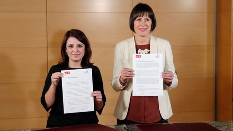 La portavoz socialista, Adriana Lastra, y la portavoz nacional del Bloque, Ana Pont�n, el 3 de enero del 2020, con el acuerdo para votar a favor de la investidura de Pedro S�nchez