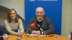 El portavoz del PP, Miguel Lorenzo, junto a la concejala Susana Catal�n