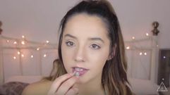 Probando snacks espa�oles