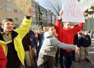Las protestas precipitaron la marcha de Garrido
