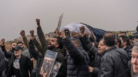 El funeral de los tres periodistas asesinados por Israel se celebr� ayer en Beirut.