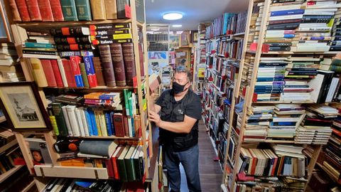 La librería de segunda mano Valín Libros está especializada en literatura gallega.