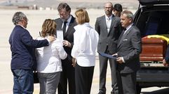 Rajoy recibe los restos mortales de Ignacio Echeverr�a, fallecido en el atentado de Londres
