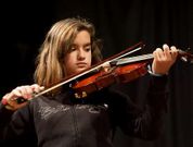 Ana Blanco ejecuta el Minuet de J. S. Bach.