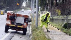 Operarios de jardines trabajan en la zona de Ardia, en una imagen de archivo