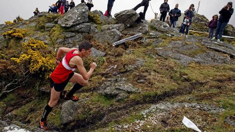 Primera carrera popular de montaa en el monte de A Curota