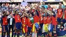 Los jugadores de la selecci�n espa�ola, celebrando la Copa que gan� en el Mundial en la gran final