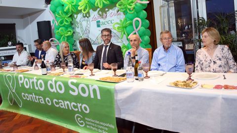 CENA BENEFICA ASOCIACION CONTRA EL CANCER DE PORTO DO SON EN EL CLUB NAUTICO DE PORTOSIN