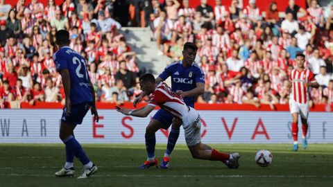 Derbi asturiano entre el Real Sporting de Gijon y el Real Oviedo en El Molin�n
