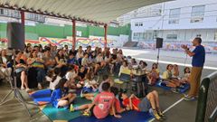 Alumnos de sexto de primaria del CEIP Concepcin Arenal de A Corua estrenaron el documental O barrio en feminino, unha experiencia educativa  para cerrar el curso en el que se despiden de su cole.