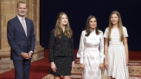 Los reyes, la princesa Leonor y la infanta Sof�a
