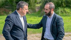 Formoso y Bustelo, durante una visita a la parcela donde se construir� la residencia.