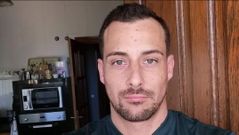 Jes�s, a sus 37 a�os, se encuentra en situaci�n de retiro en la Guardia Civil debido a sus problemas de salud relacionados con el consumo de drogas que le han llevado a presentarse delante de un tribunal m�dico y renunciar, al menos de momento, a la profesi�n que ha sido el sue�o de su vida y a la que quiz�s pueda volver en un futuro, aunque ahora se ha fijado como prioridad la de recuperarse para �volver a brillar�, como dice en sus redes sociales.