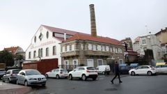 Imagen de archivo de la nave que Conservas Cerqueira que va a comprar el Concello.