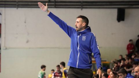 Luisma dirigi� al Vulcanizados Ruiz Tafa la pasada campa�a, enfrent�ndose, precisamente, al Portus Apostoli en la Copa del Rey.