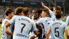 Los jugadores del Celta celebran el gol de Ilaix Moriba.