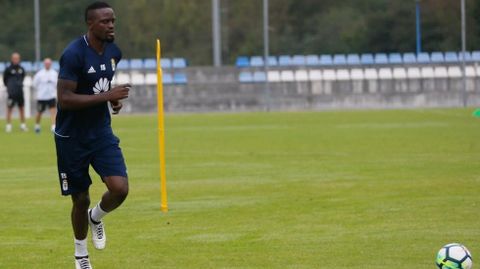 MarigaHorizontal.Mariga durante el entrenamiento