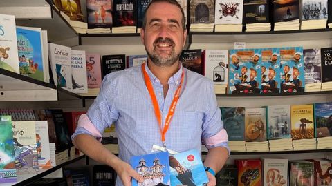 El escritor Rober L. H. Cagiao