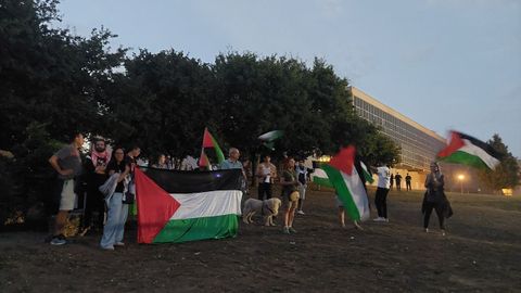 Protesta propalestina en la entrada del Caudal Fest