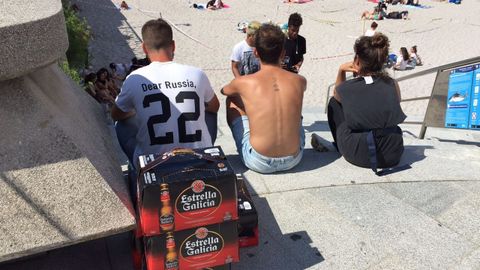 AMBIENTE EN LAS PLAYAS DE A CORU�A POR LA TARDE