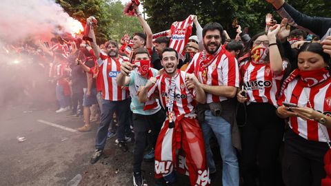 Recibimiento al Real Sporting en la previa del partido de playoff contra el Espanyol