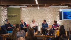 Una de las mesas redondas del seminario, que reuni� a ingenieras, artesanas, arquitectas o paisajistas