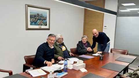 El alcalde de O Porriño, Alejandro Lorenzo, durante la compra de las parcelas