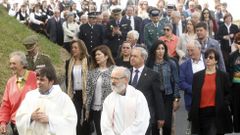 A la procesi�n acudieron el alcalde Jos� Tom�, concejales del PSOE, PP y BNG y otras autoridades