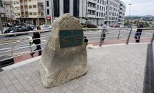 La escultura sustituir� al monolito, que ha quedado descolocado tras la reforma del a�o pasado. 