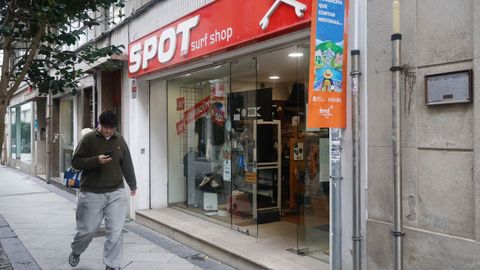 La tienda de la calle Dolores ya est liquidando existencias ante su prximo cierre.