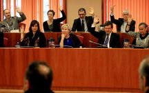 Los ediles del PSOE apoyaron el bono para los parados.