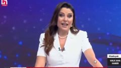 La presentadora turca Ece �ner, de Halk TV.