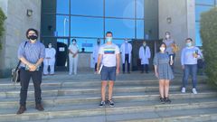 Varios de los nuevos medicos residentes fueron recibidos por los responsables del hospital de Barbanza