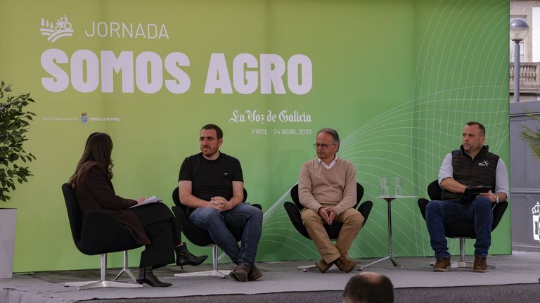 Oo Ceo de Innogando, Elio L�pez; o profesor da USC, Javier Bueno, e o director do servizo t�cnico do Grupo Dur�n, Santiago Sousa, en Friol