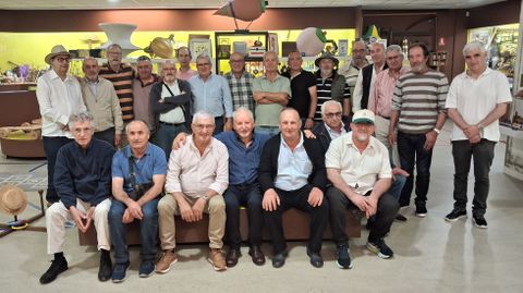 A expedici�n de alumnos, durante a s�a visita ao Melga 