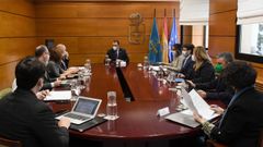El presidente del Principado de Asturias, Adri�n Barb�n, preside la reuni�n del Consejo de Gobierno
