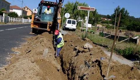 Los trabajos para canalizar el agua del Ulla a Corrubedo se efectuaron en el 2005.
