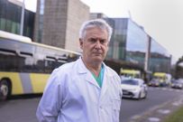 Miguel Gelabert, presidente del comit� organizador del encuentro estatal de neurocirug�a pedi�trica en Santiago y jefe del servicio en el CHUS