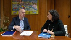 El alcalde de Coristanco, Juan Carlos Garc�a, reunido con la delegada territorial de la Xunta, Bel�n do Campo