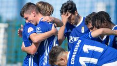 Los jugadores del Vetusta celebran un gol