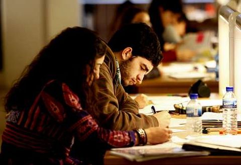 La tasa de �xito en el conjunto de los grados de la Universidade alcanza el 83,7 %.